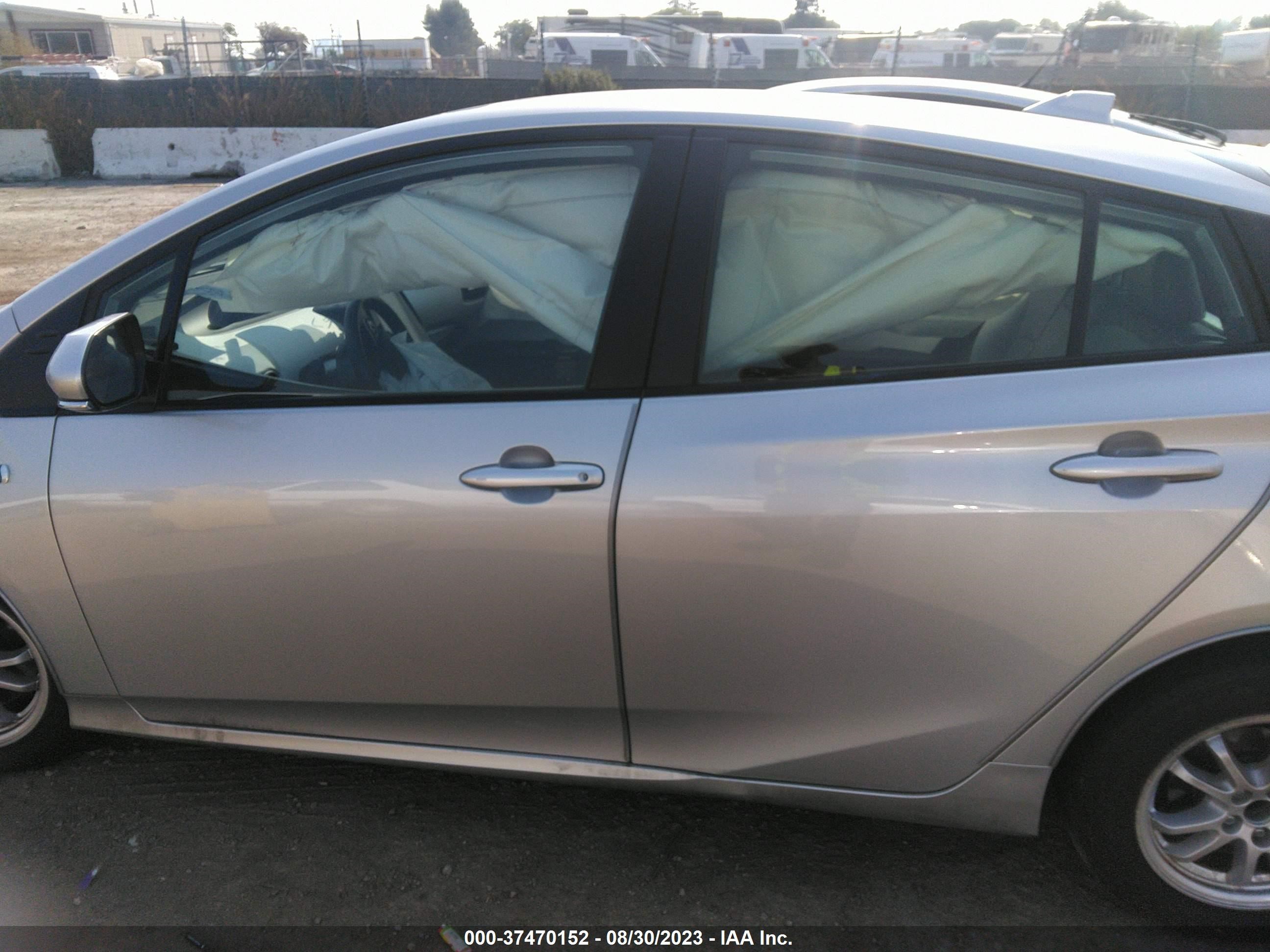 Photo 13 VIN: JTDKAMFP7N3211140 - TOYOTA PRIUS 