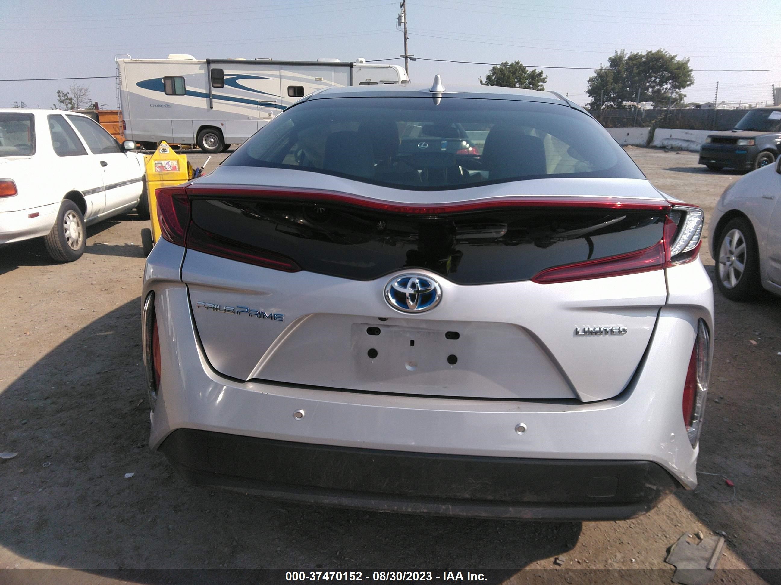 Photo 15 VIN: JTDKAMFP7N3211140 - TOYOTA PRIUS 