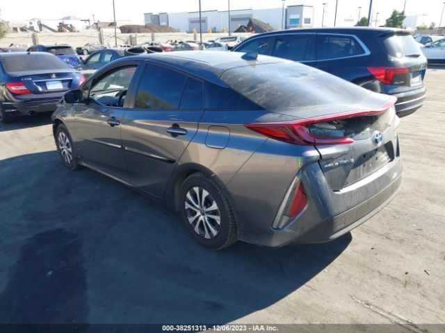 Photo 2 VIN: JTDKAMFP7N3211686 - TOYOTA PRIUS PRIME 