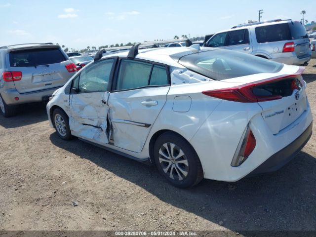 Photo 2 VIN: JTDKAMFP7N3221814 - TOYOTA PRIUS PRIME 