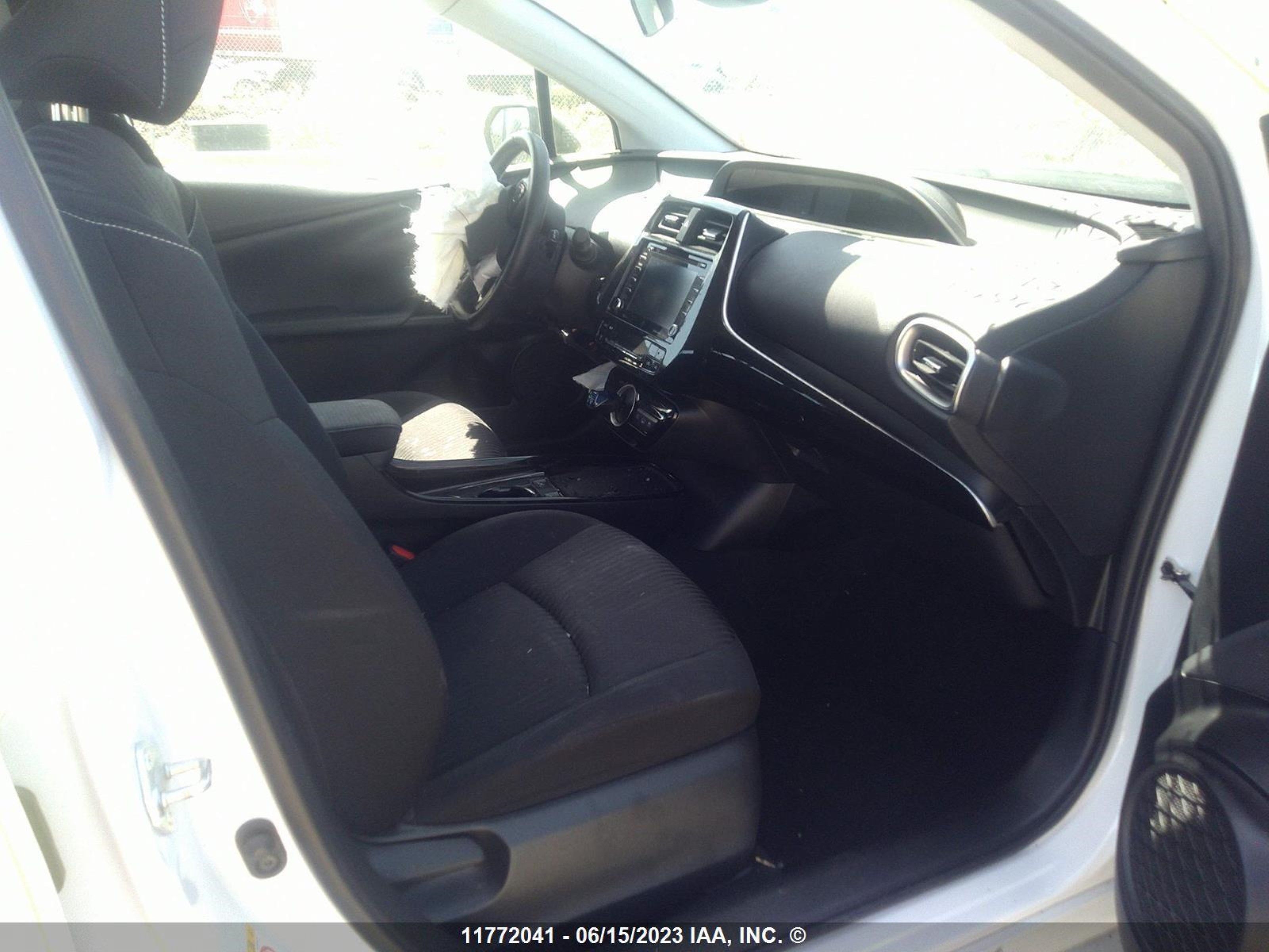 Photo 4 VIN: JTDKAMFP8M3163338 - TOYOTA PRIUS 