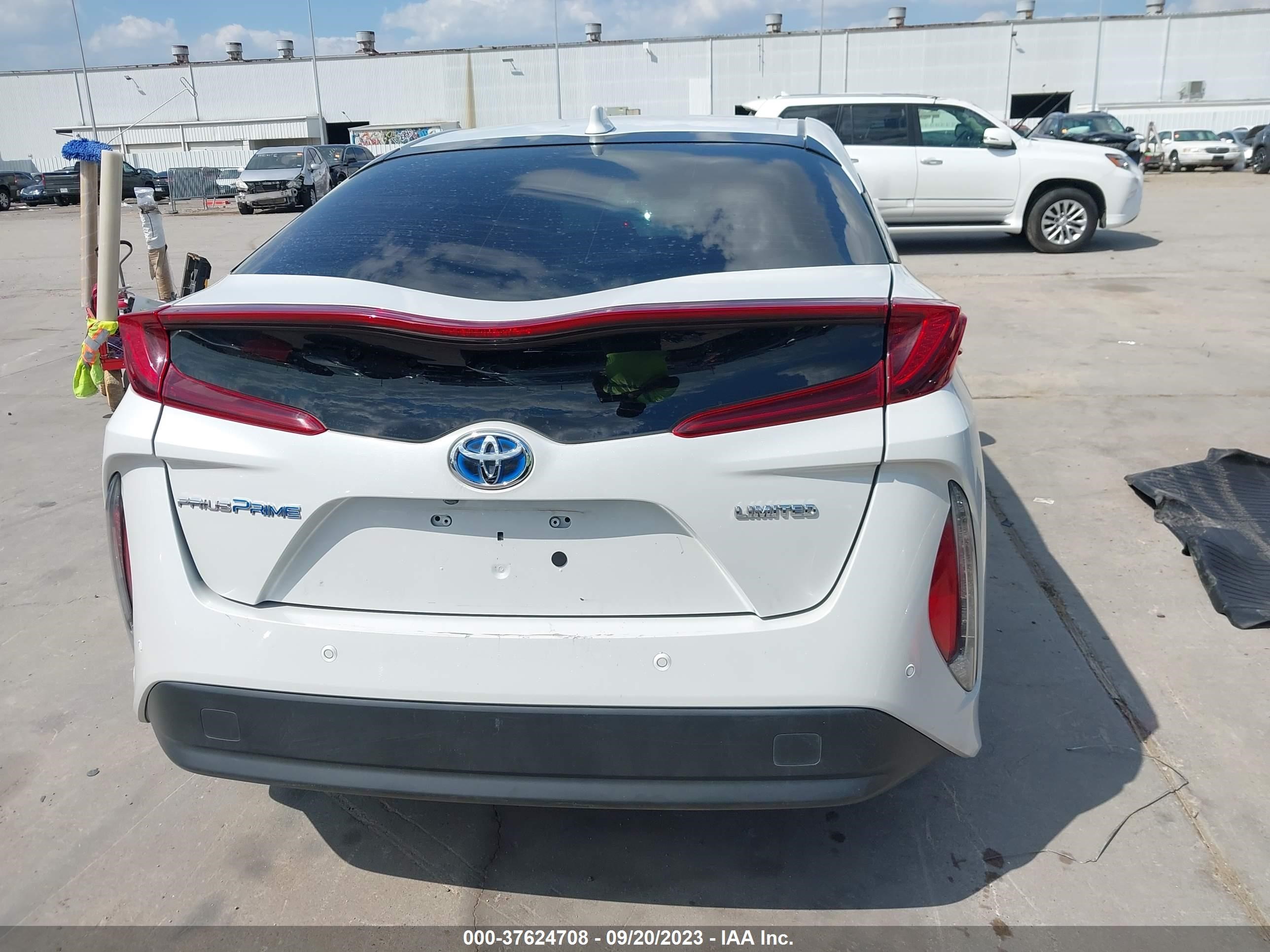 Photo 15 VIN: JTDKAMFP8M3181130 - TOYOTA PRIUS 