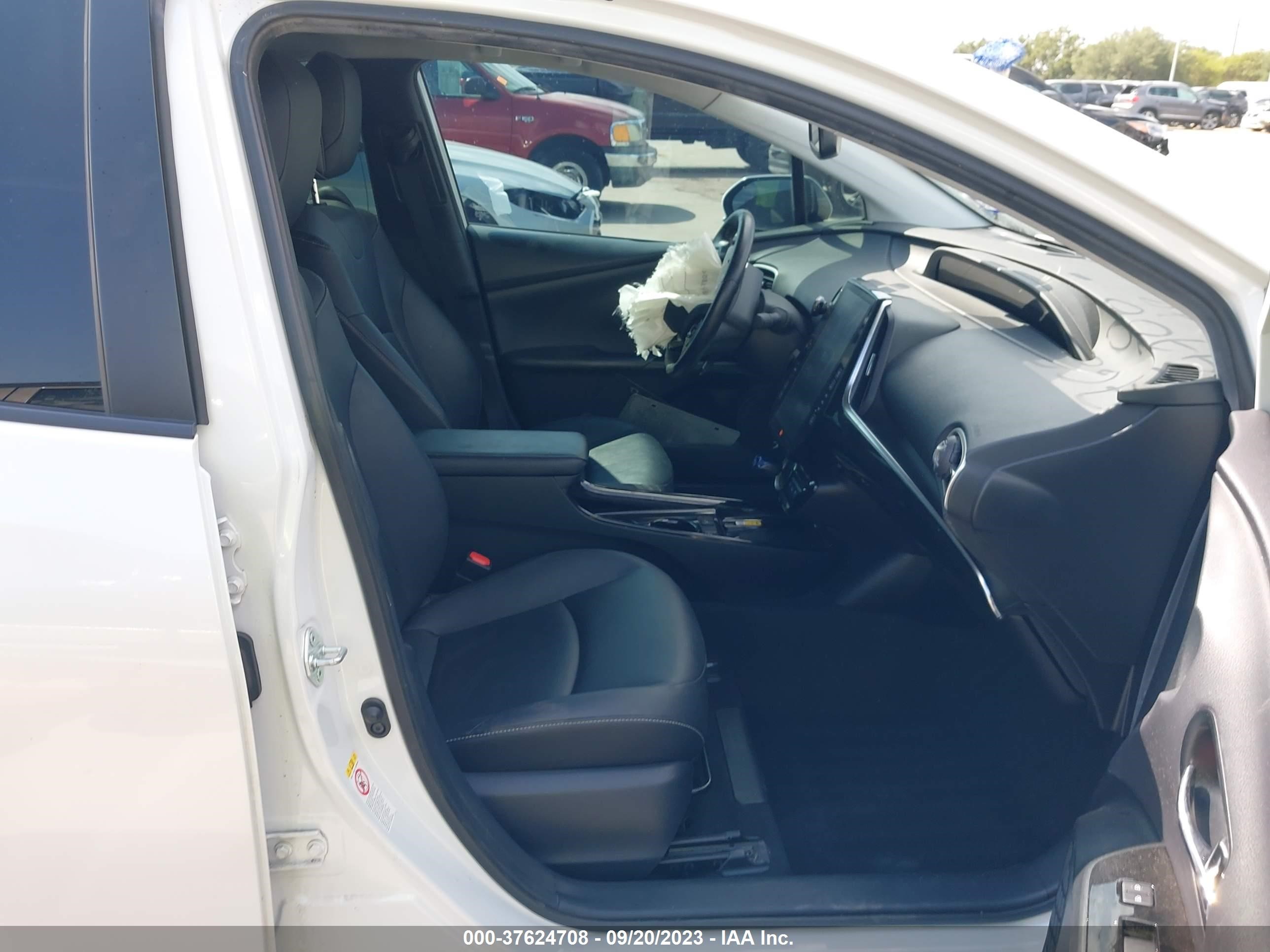 Photo 4 VIN: JTDKAMFP8M3181130 - TOYOTA PRIUS 