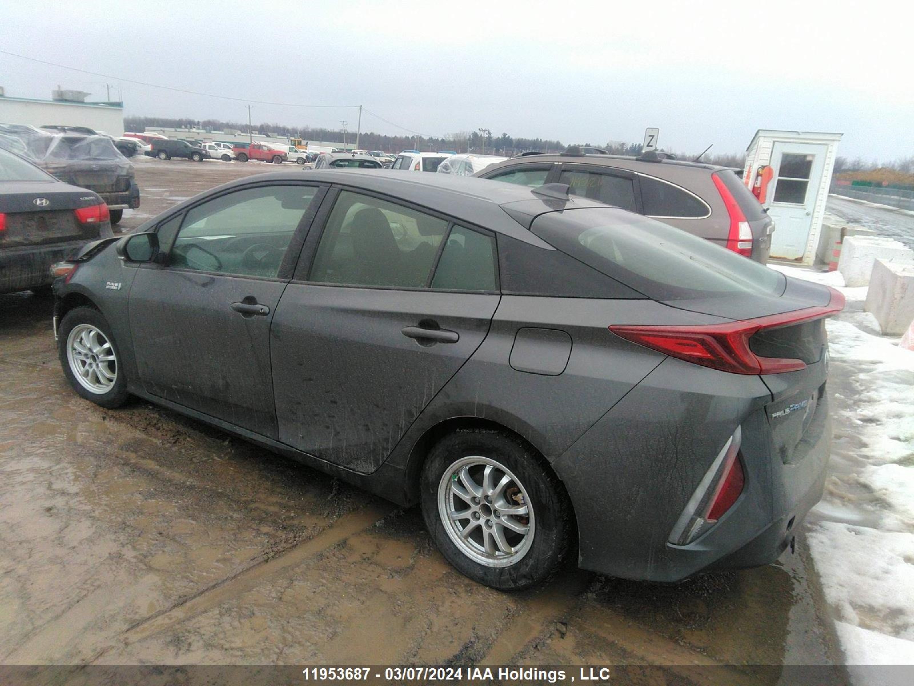 Photo 2 VIN: JTDKAMFP8M3186411 - TOYOTA PRIUS 