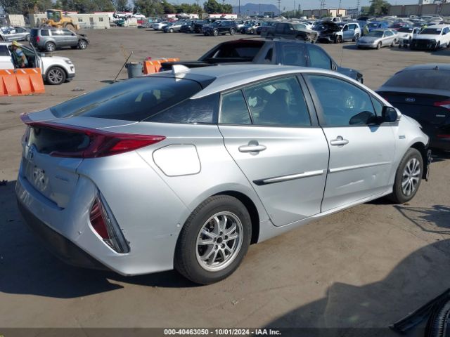 Photo 3 VIN: JTDKAMFP8M3189096 - TOYOTA PRIUS PRIME 