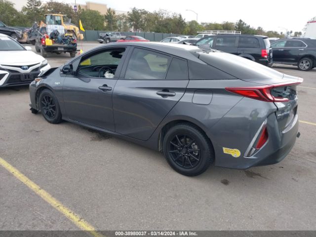 Photo 2 VIN: JTDKAMFP8N3213950 - TOYOTA PRIUS PRIME 