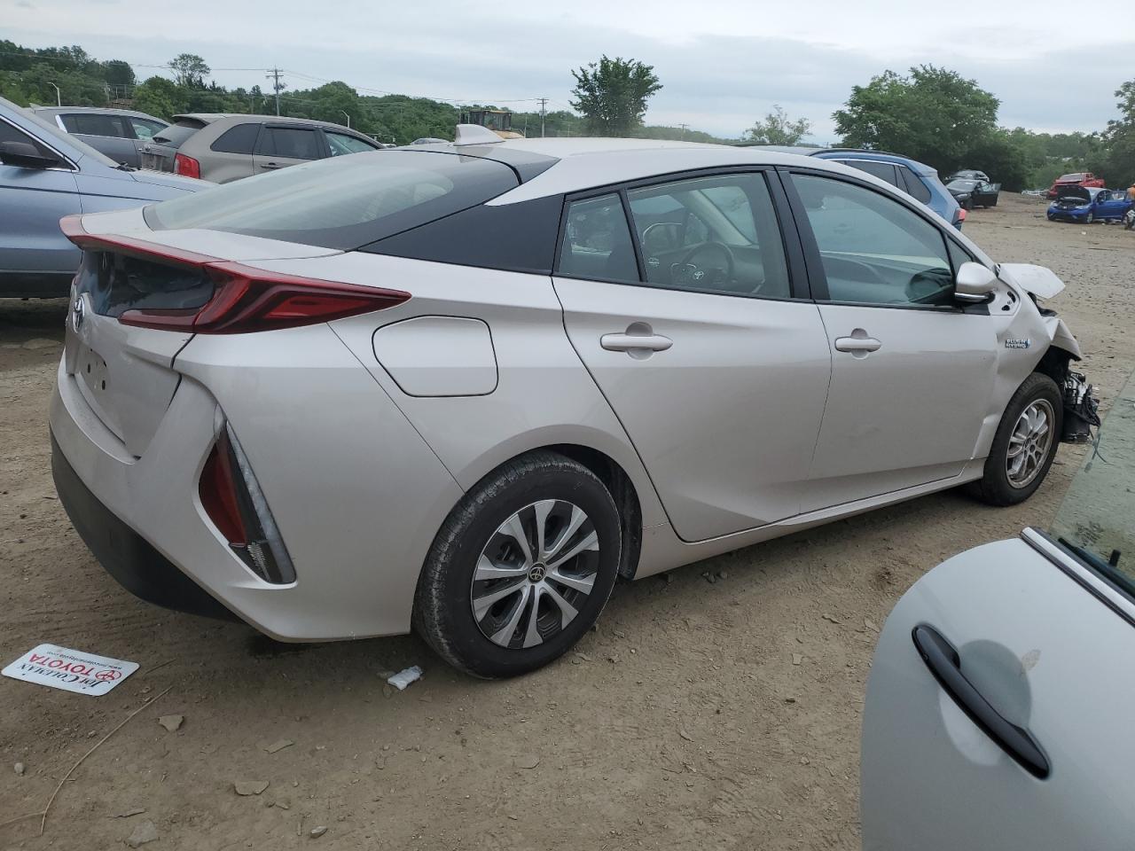 Photo 2 VIN: JTDKAMFP8N3214788 - TOYOTA PRIUS 