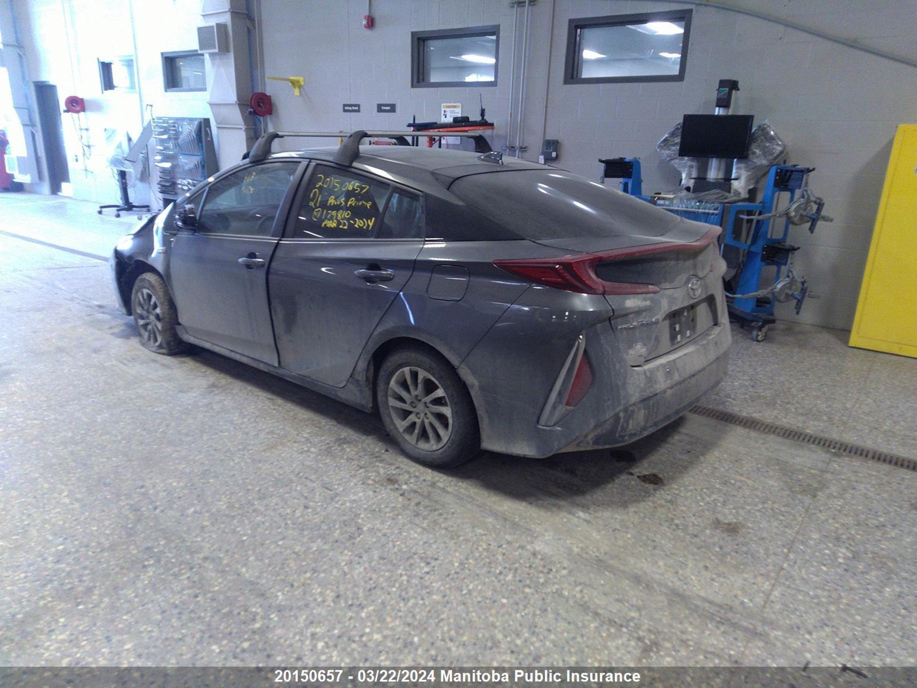 Photo 2 VIN: JTDKAMFP9M3179810 - TOYOTA PRIUS 