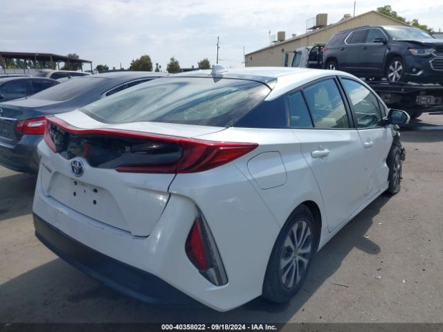 Photo 3 VIN: JTDKAMFP9M3192105 - TOYOTA PRIUS PRIME 