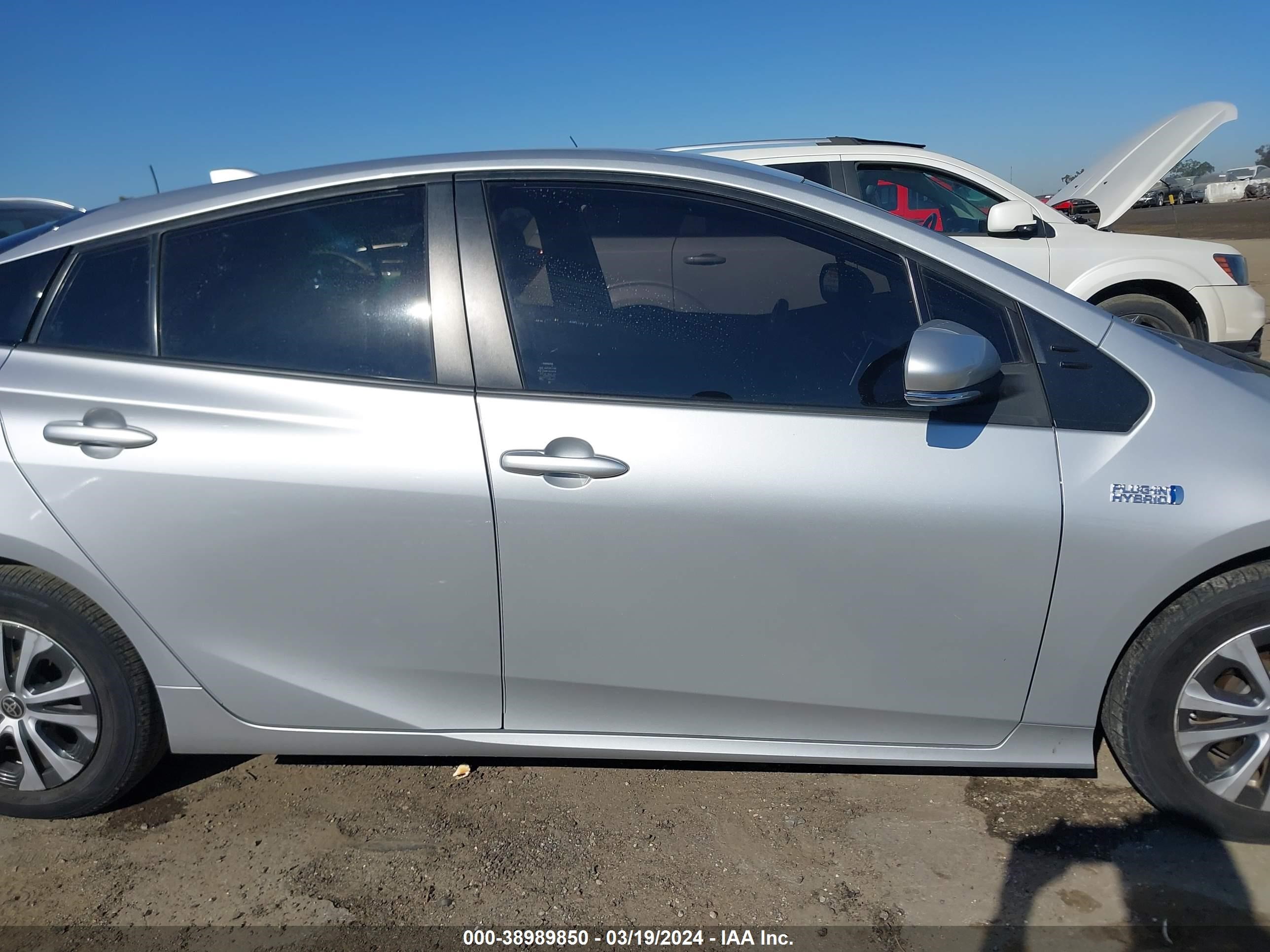 Photo 12 VIN: JTDKAMFPXM3180366 - TOYOTA PRIUS 