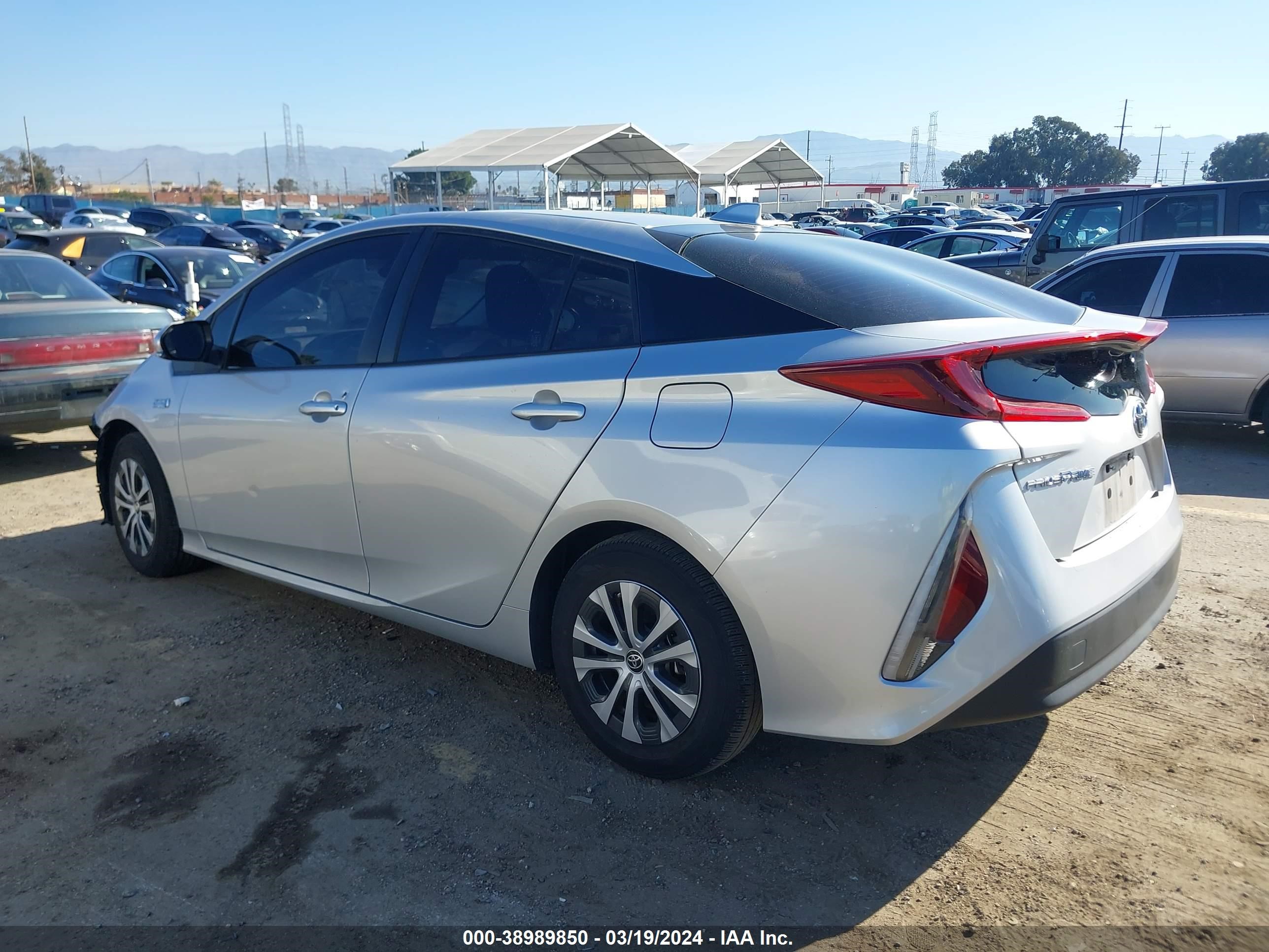 Photo 2 VIN: JTDKAMFPXM3180366 - TOYOTA PRIUS 