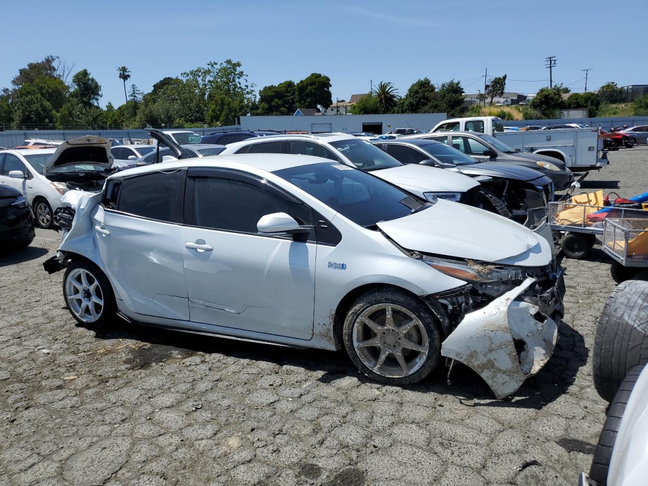 Photo 3 VIN: JTDKAMFPXM3187432 - TOYOTA PRIUS 