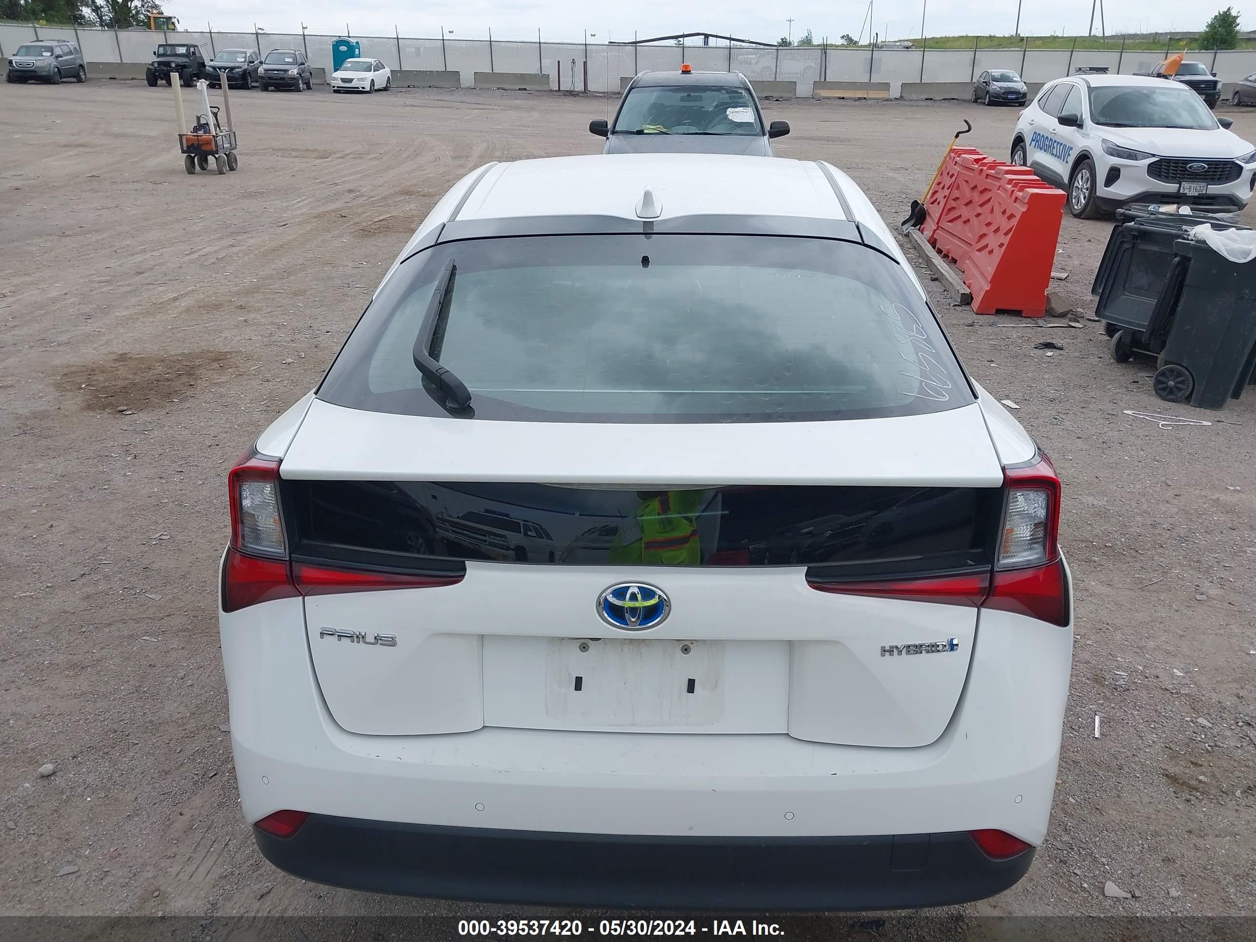 Photo 14 VIN: JTDKAMFU0M3143204 - TOYOTA PRIUS 