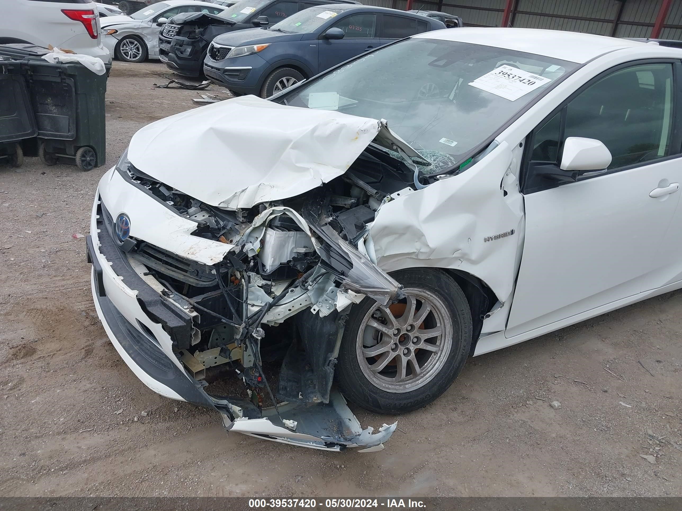 Photo 5 VIN: JTDKAMFU0M3143204 - TOYOTA PRIUS 