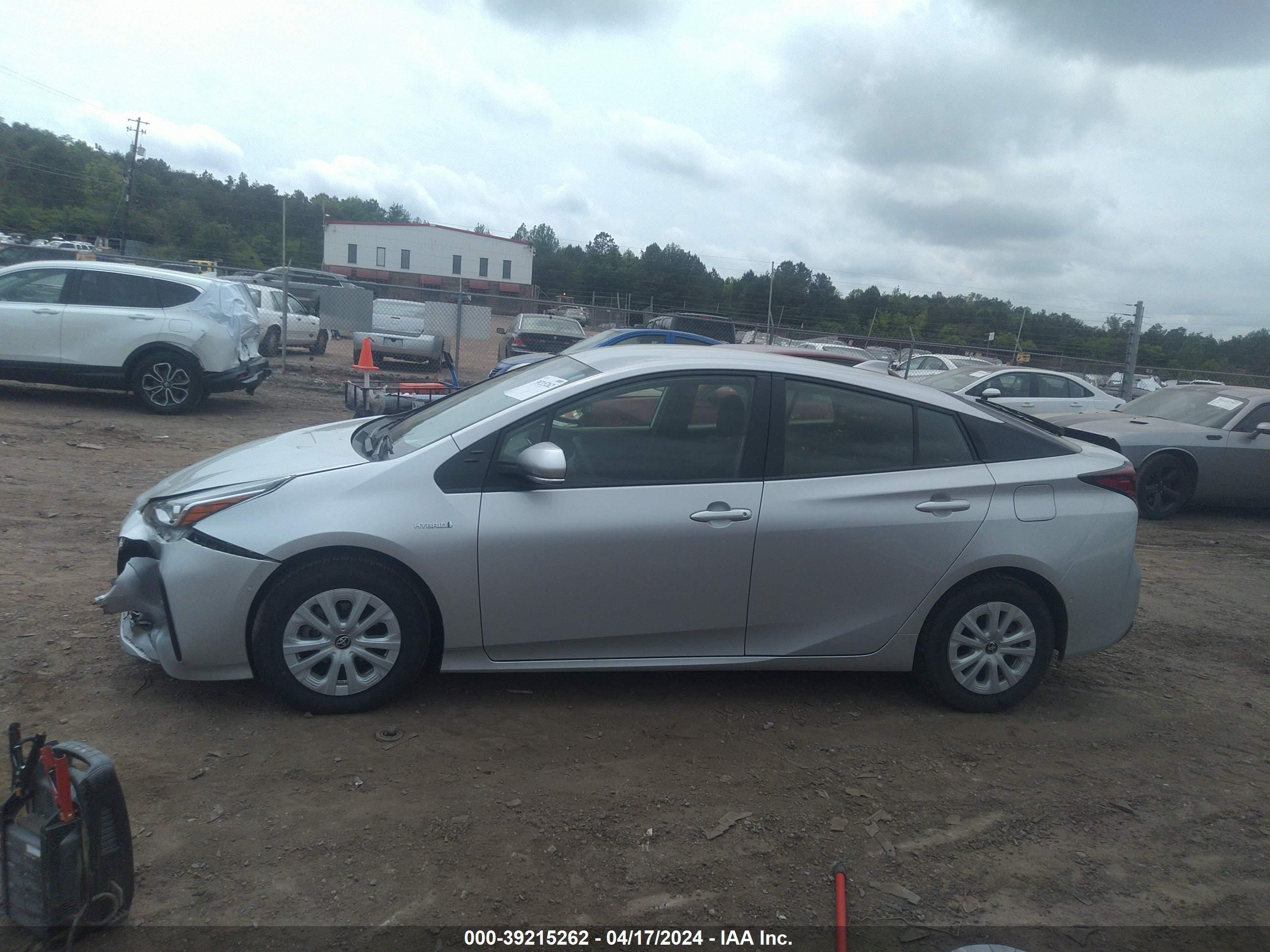 Photo 13 VIN: JTDKAMFU0N3181503 - TOYOTA PRIUS 