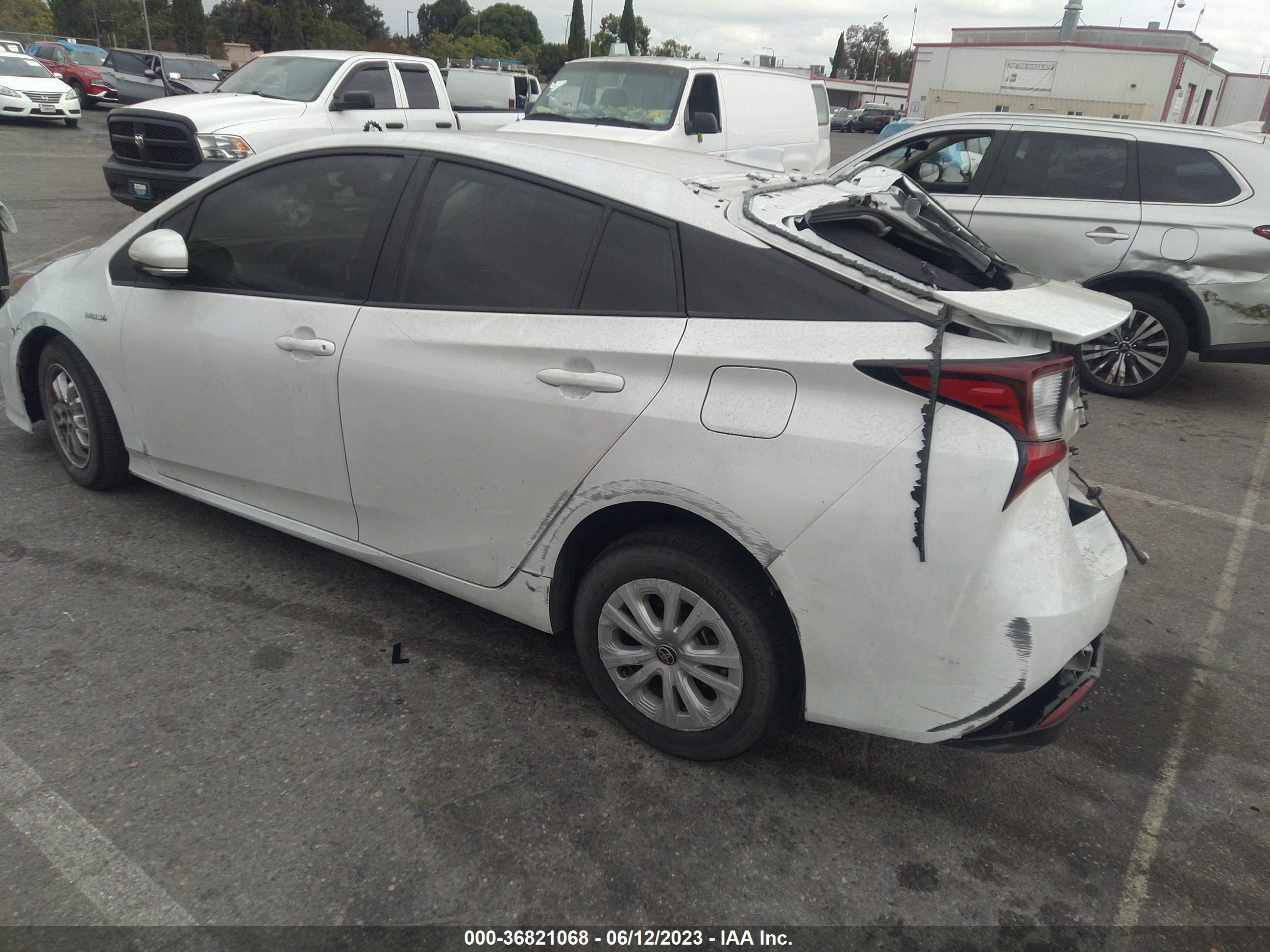 Photo 2 VIN: JTDKAMFU1N3161938 - TOYOTA PRIUS 