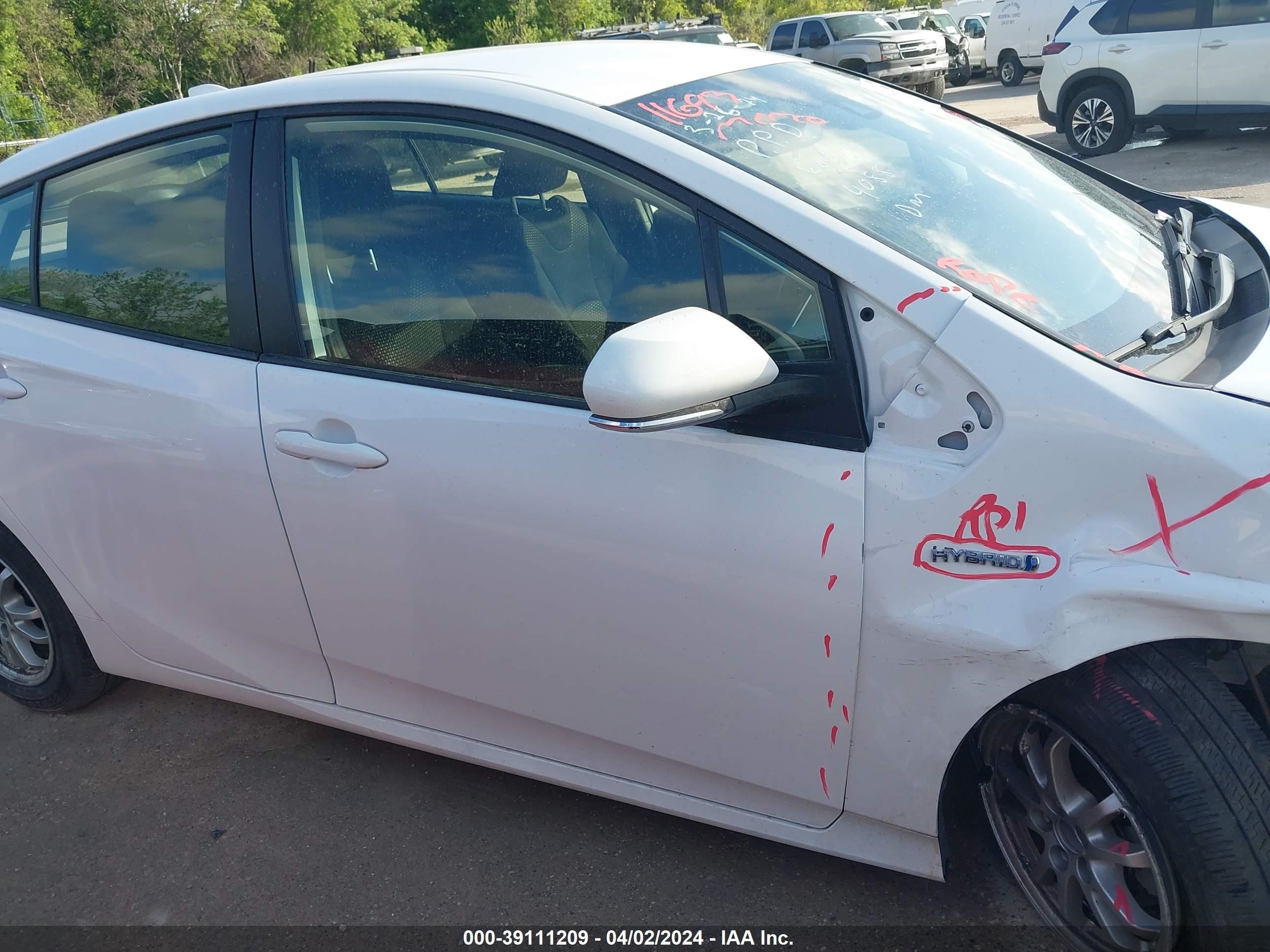 Photo 12 VIN: JTDKAMFU7N3184088 - TOYOTA PRIUS 