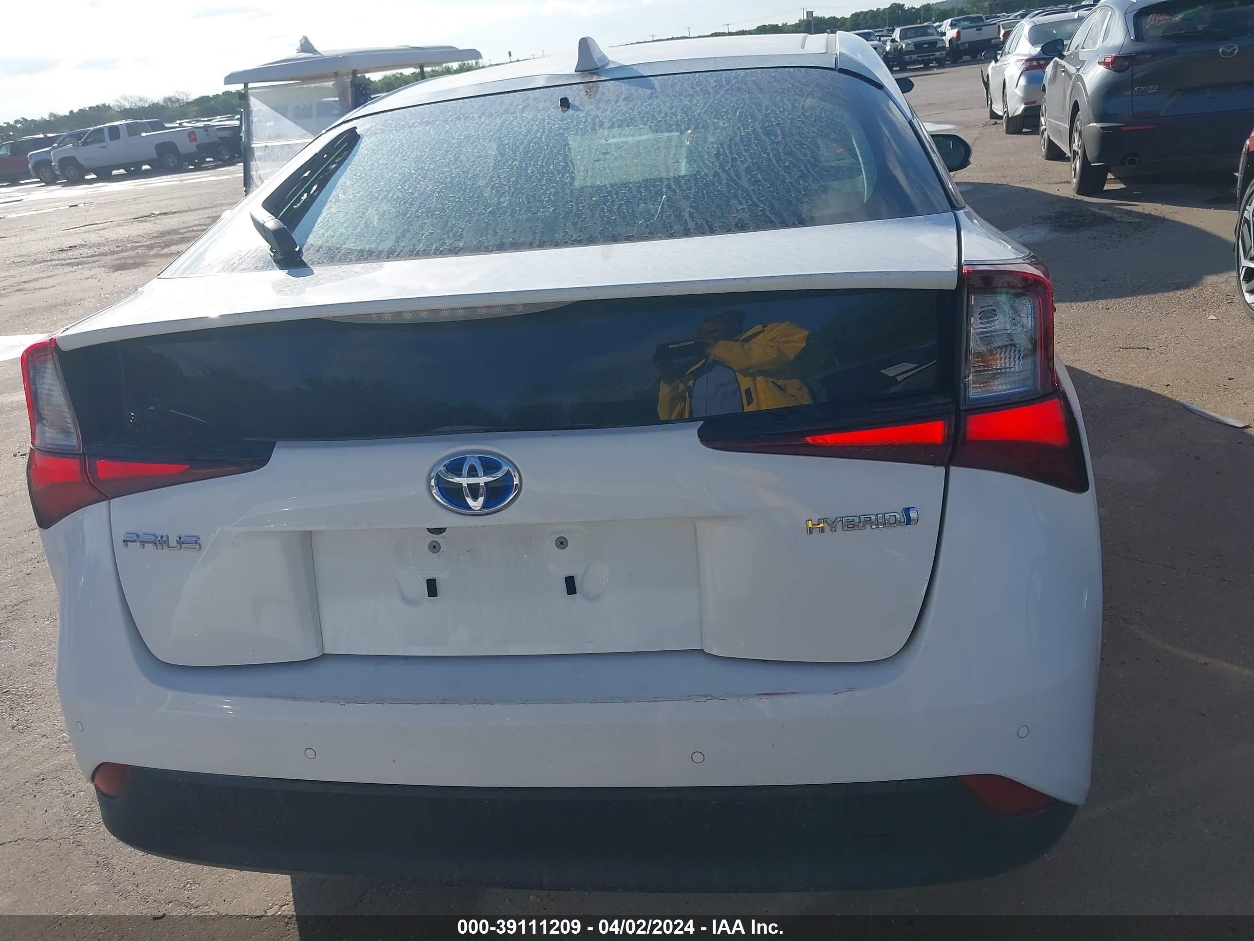 Photo 15 VIN: JTDKAMFU7N3184088 - TOYOTA PRIUS 