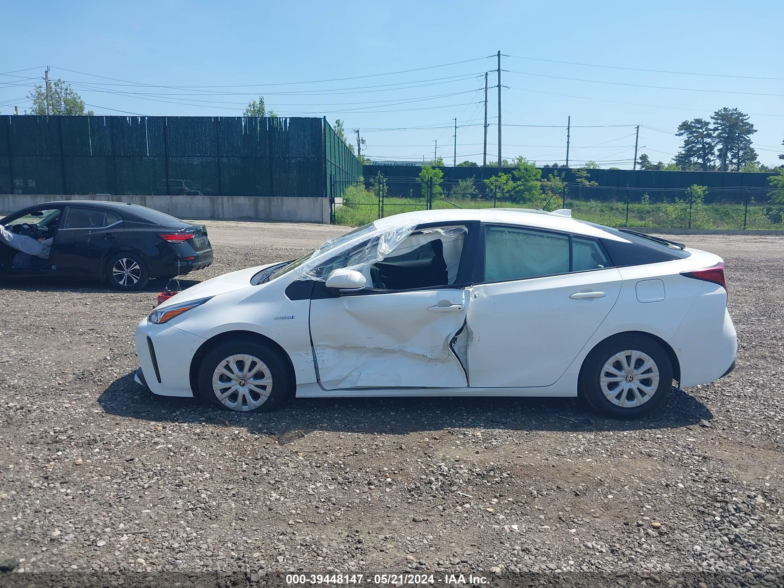 Photo 13 VIN: JTDKAMFUXM3143467 - TOYOTA PRIUS 