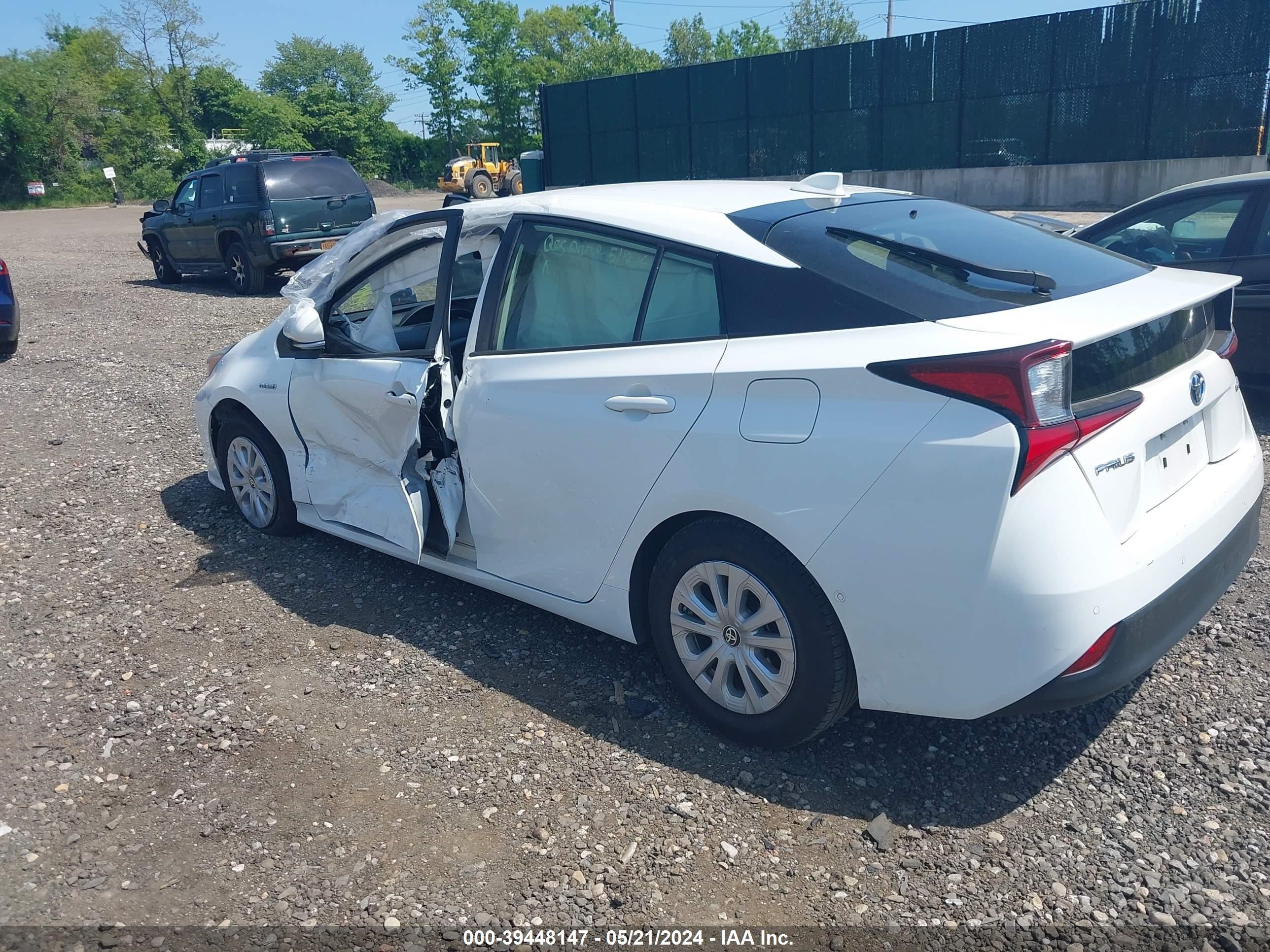 Photo 2 VIN: JTDKAMFUXM3143467 - TOYOTA PRIUS 