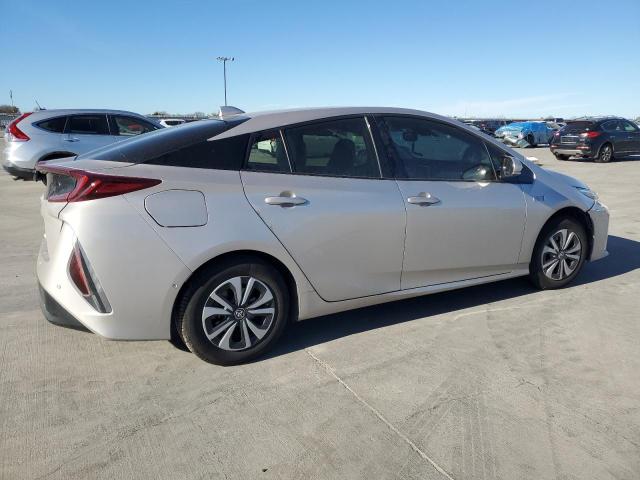 Photo 2 VIN: JTDKARFP0J3092497 - TOYOTA PRIUS 