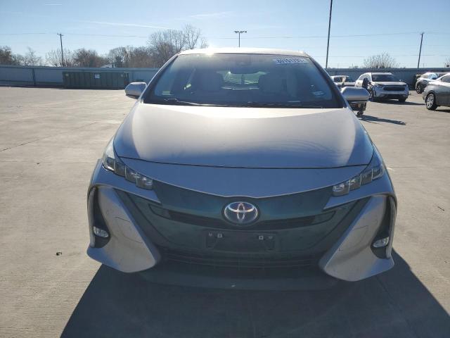 Photo 4 VIN: JTDKARFP0J3092497 - TOYOTA PRIUS 