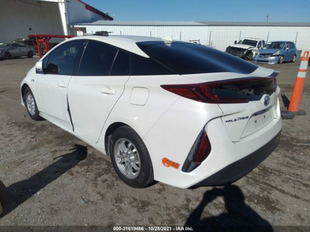 Photo 2 VIN: JTDKARFP0J3096789 - TOYOTA PRIUS 