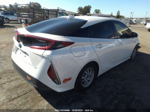 Photo 3 VIN: JTDKARFP0J3096789 - TOYOTA PRIUS 