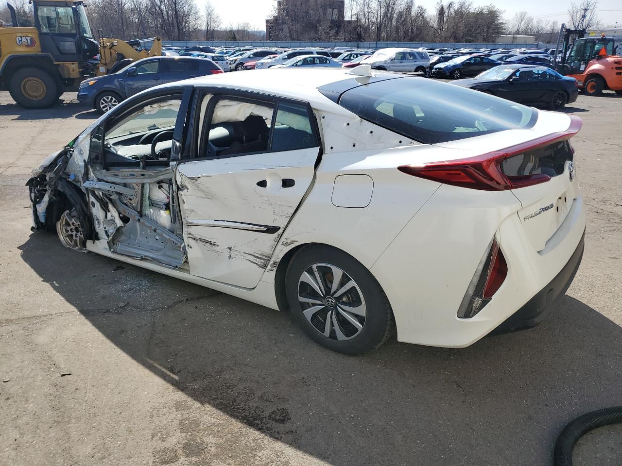 Photo 1 VIN: JTDKARFP0J3100324 - TOYOTA PRIUS 