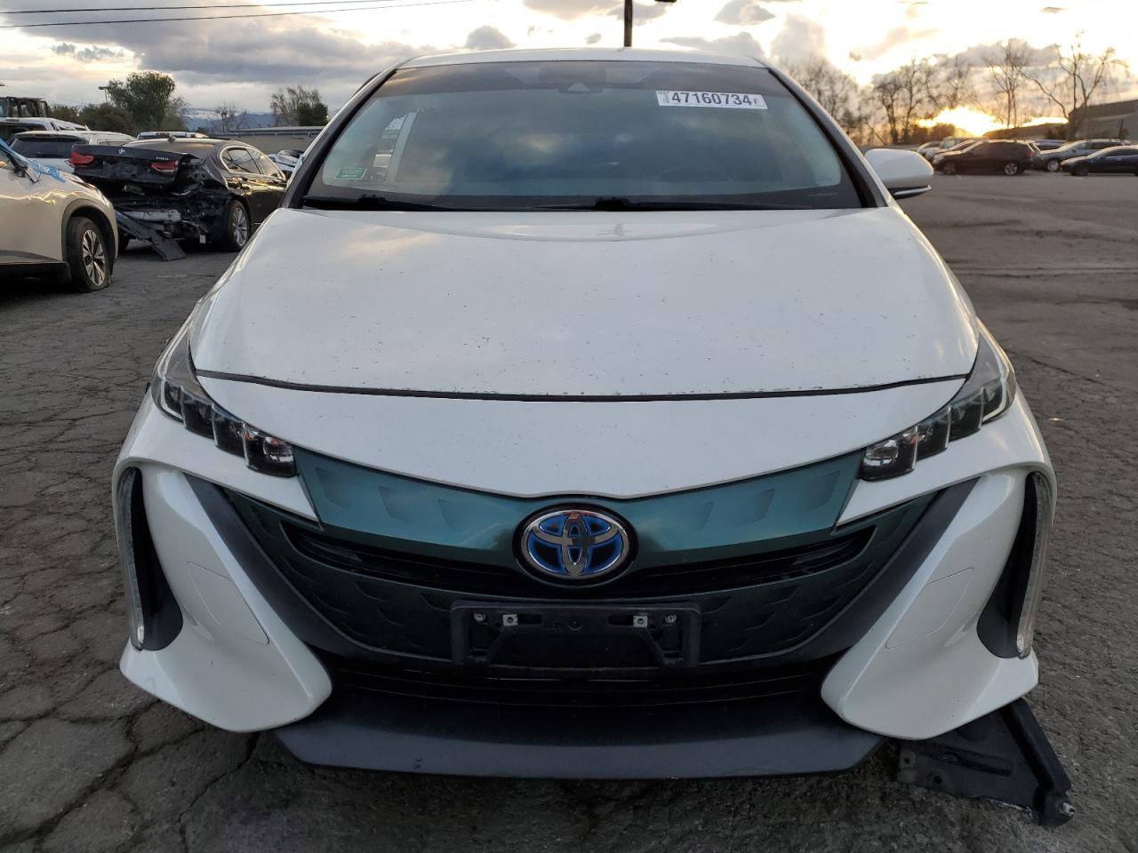 Photo 4 VIN: JTDKARFP0J3102431 - TOYOTA PRIUS 