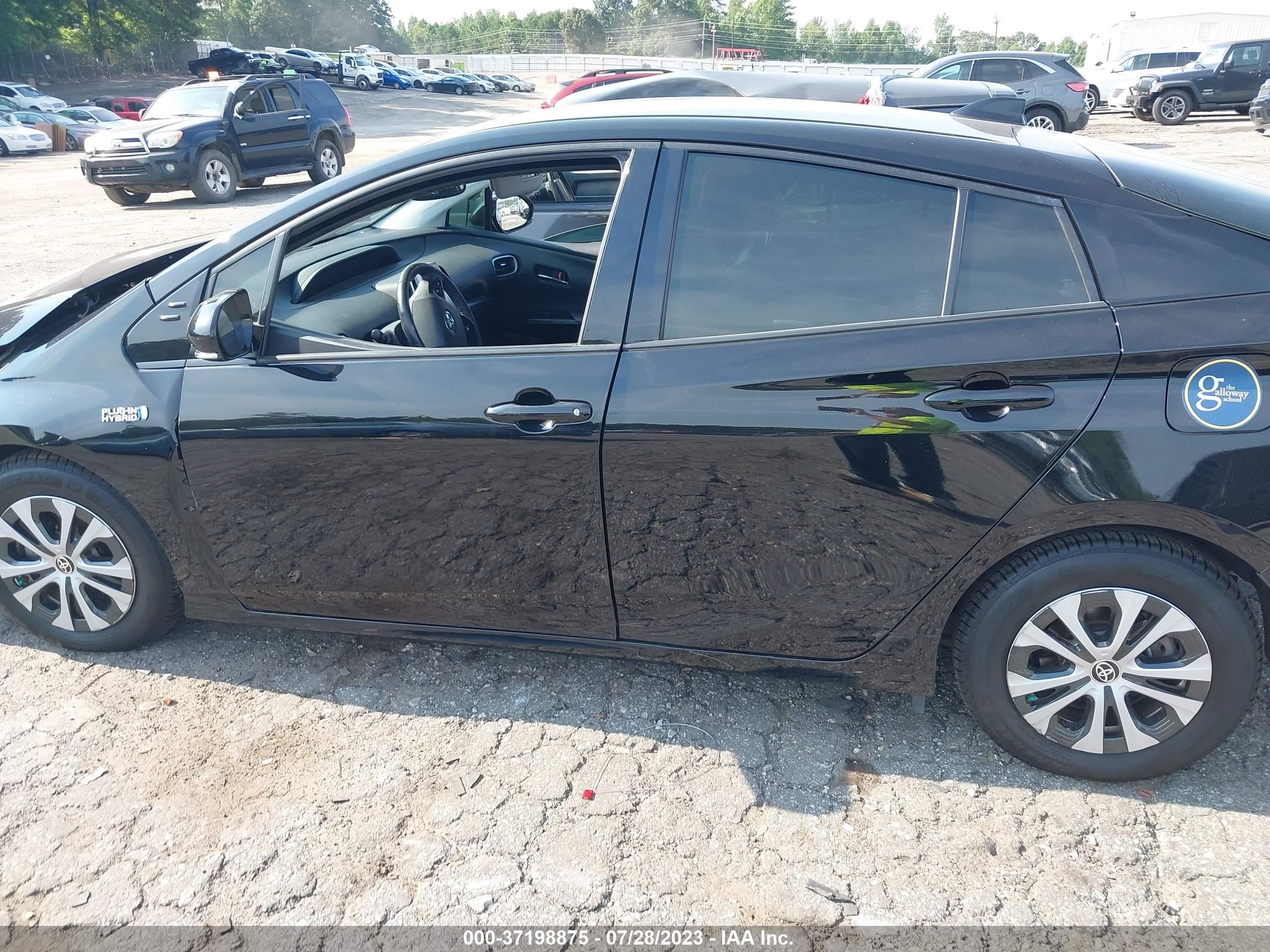 Photo 12 VIN: JTDKARFP0L3124934 - TOYOTA PRIUS 