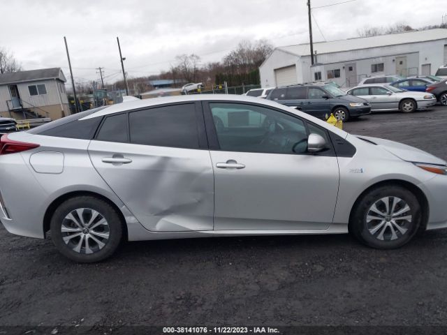 Photo 5 VIN: JTDKARFP0L3137232 - TOYOTA PRIUS PRIME 