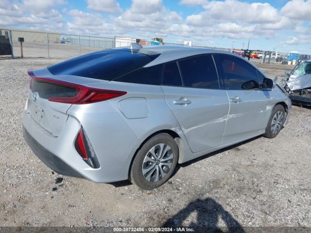 Photo 3 VIN: JTDKARFP0L3150501 - TOYOTA PRIUS PRIME 