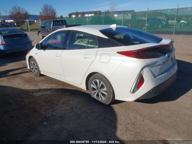 Photo 2 VIN: JTDKARFP1H3000677 - TOYOTA PRIUS PRIME 