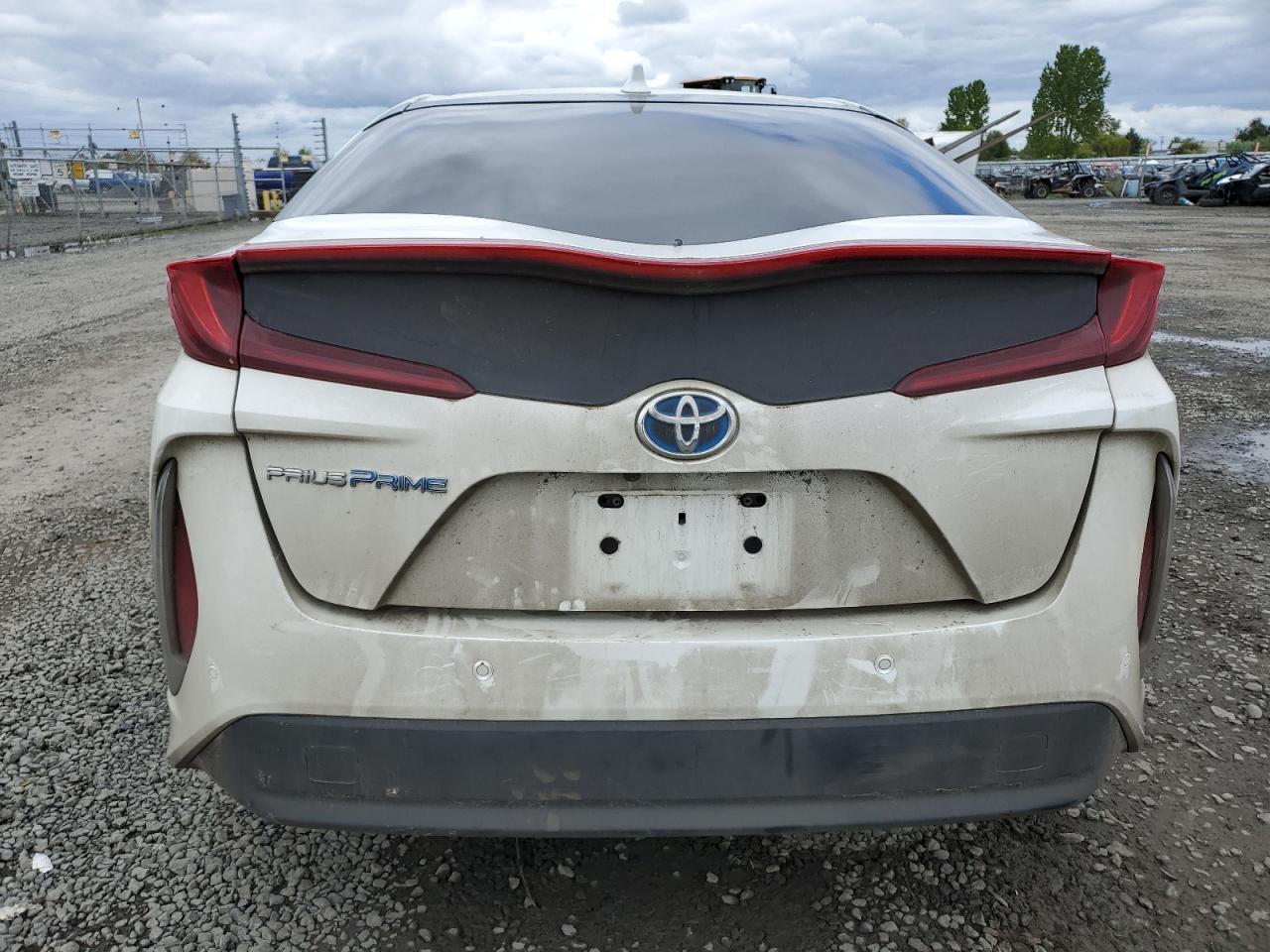 Photo 5 VIN: JTDKARFP1H3017902 - TOYOTA PRIUS 