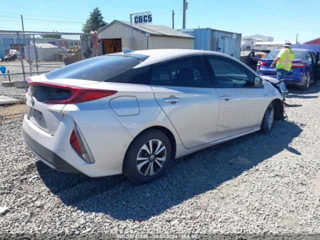 Photo 3 VIN: JTDKARFP1H3054898 - TOYOTA PRIUS PRIME 