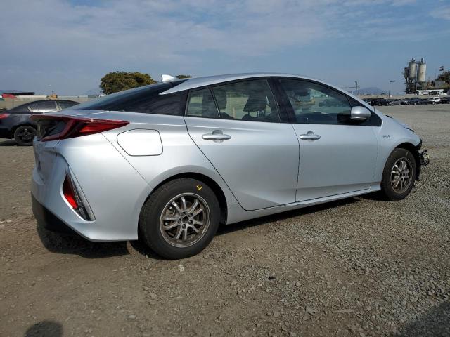 Photo 2 VIN: JTDKARFP1H3064329 - TOYOTA PRIUS 