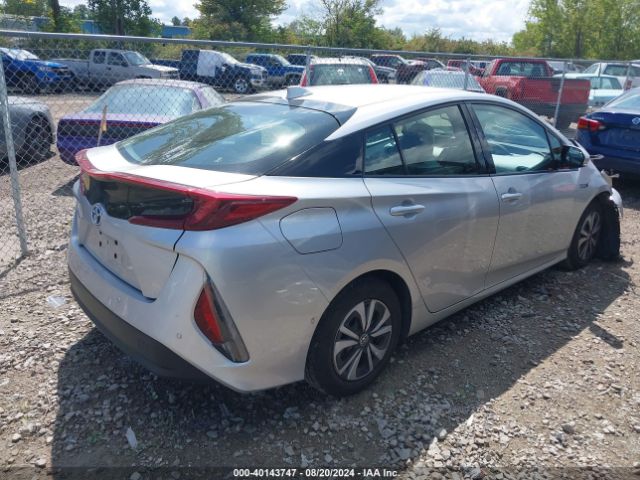 Photo 3 VIN: JTDKARFP1J3069567 - TOYOTA PRIUS PRIME 