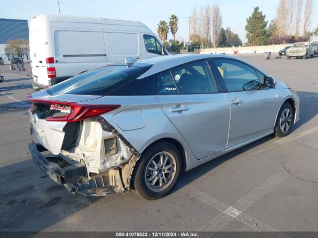 Photo 3 VIN: JTDKARFP1J3091343 - TOYOTA PRIUS PRIME 