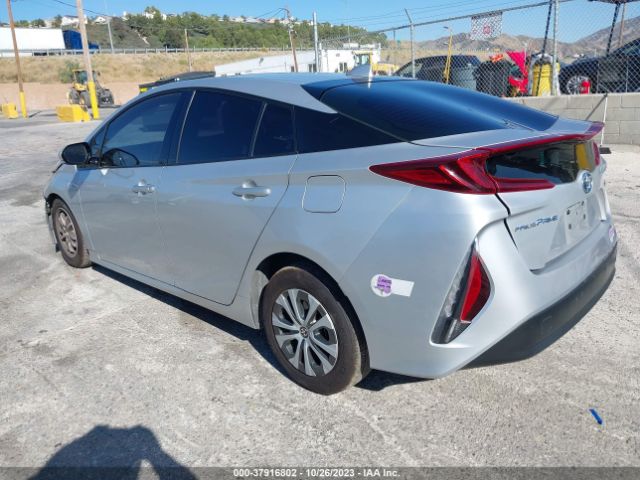 Photo 2 VIN: JTDKARFP1L3136669 - TOYOTA PRIUS PRIME 