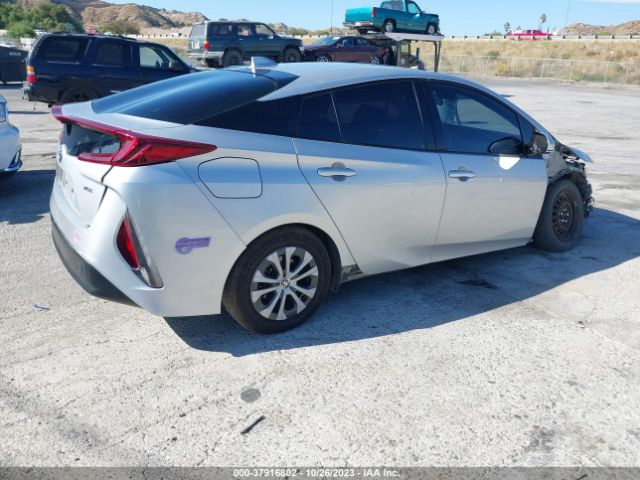 Photo 3 VIN: JTDKARFP1L3136669 - TOYOTA PRIUS PRIME 