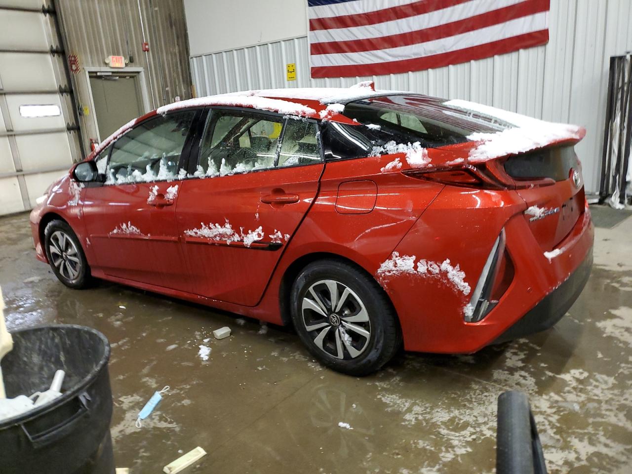 Photo 1 VIN: JTDKARFP2H3028889 - TOYOTA PRIUS 