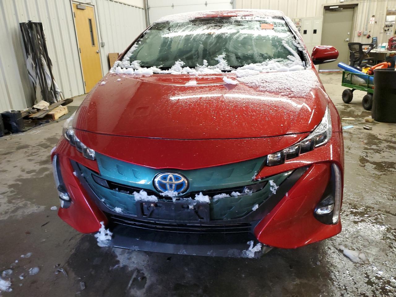 Photo 4 VIN: JTDKARFP2H3028889 - TOYOTA PRIUS 