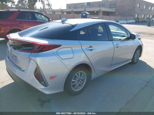 Photo 3 VIN: JTDKARFP2H3037186 - TOYOTA PRIUS PRIME 