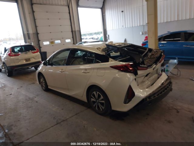 Photo 2 VIN: JTDKARFP2H3064744 - TOYOTA PRIUS PRIME 