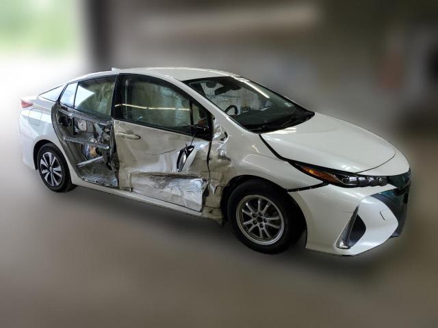 Photo 3 VIN: JTDKARFP2J3098138 - TOYOTA PRIUS 