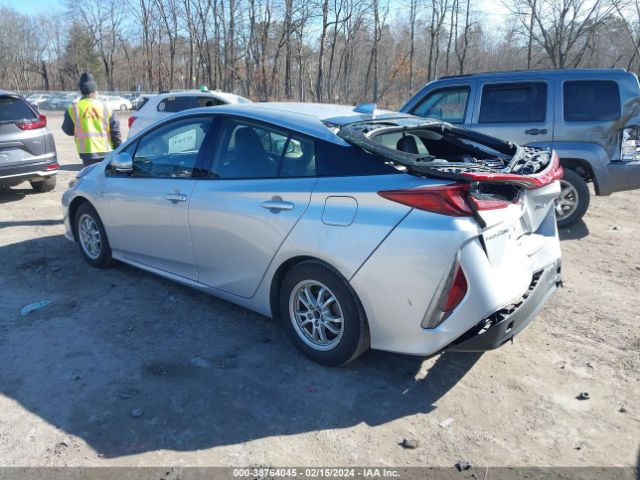 Photo 2 VIN: JTDKARFP2L3132338 - TOYOTA PRIUS PRIME 