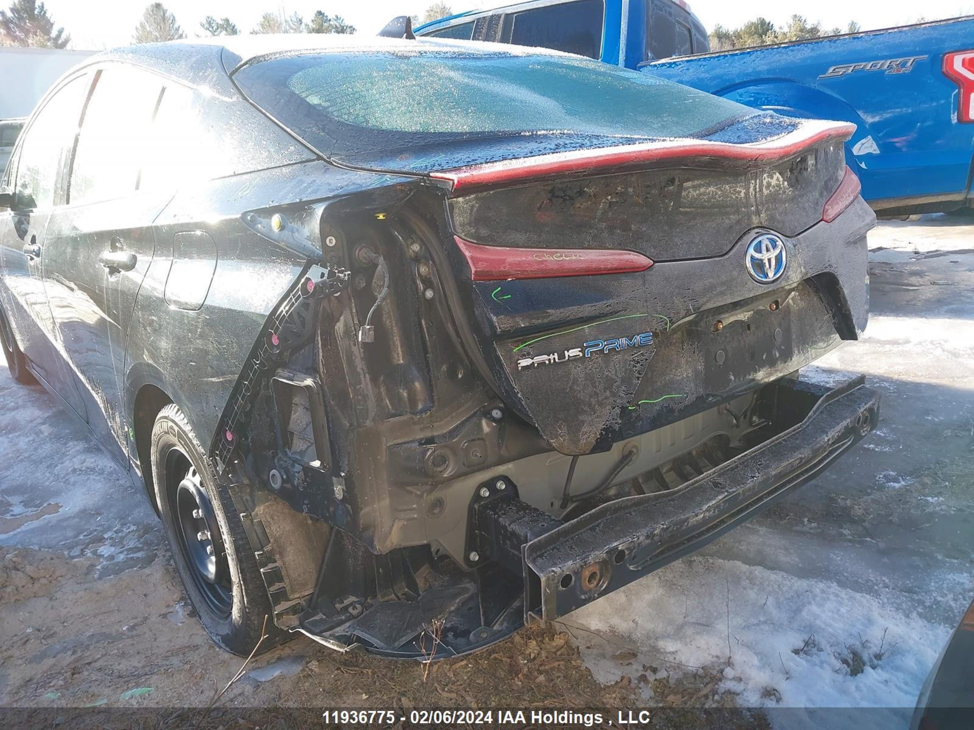 Photo 5 VIN: JTDKARFP2L3144666 - TOYOTA PRIUS 