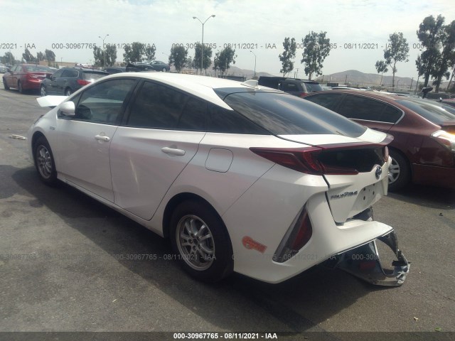 Photo 2 VIN: JTDKARFP2L3150287 - TOYOTA PRIUS PRIME 