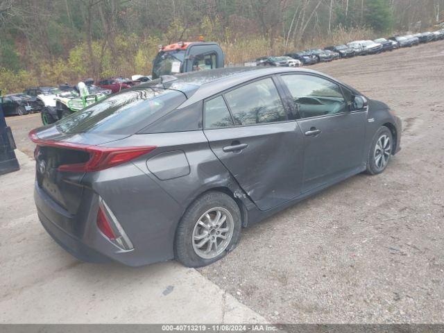 Photo 3 VIN: JTDKARFP3J3088251 - TOYOTA PRIUS PRIME 